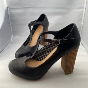 Crown Vintage Platform Mary Jane Heels Size 7.5